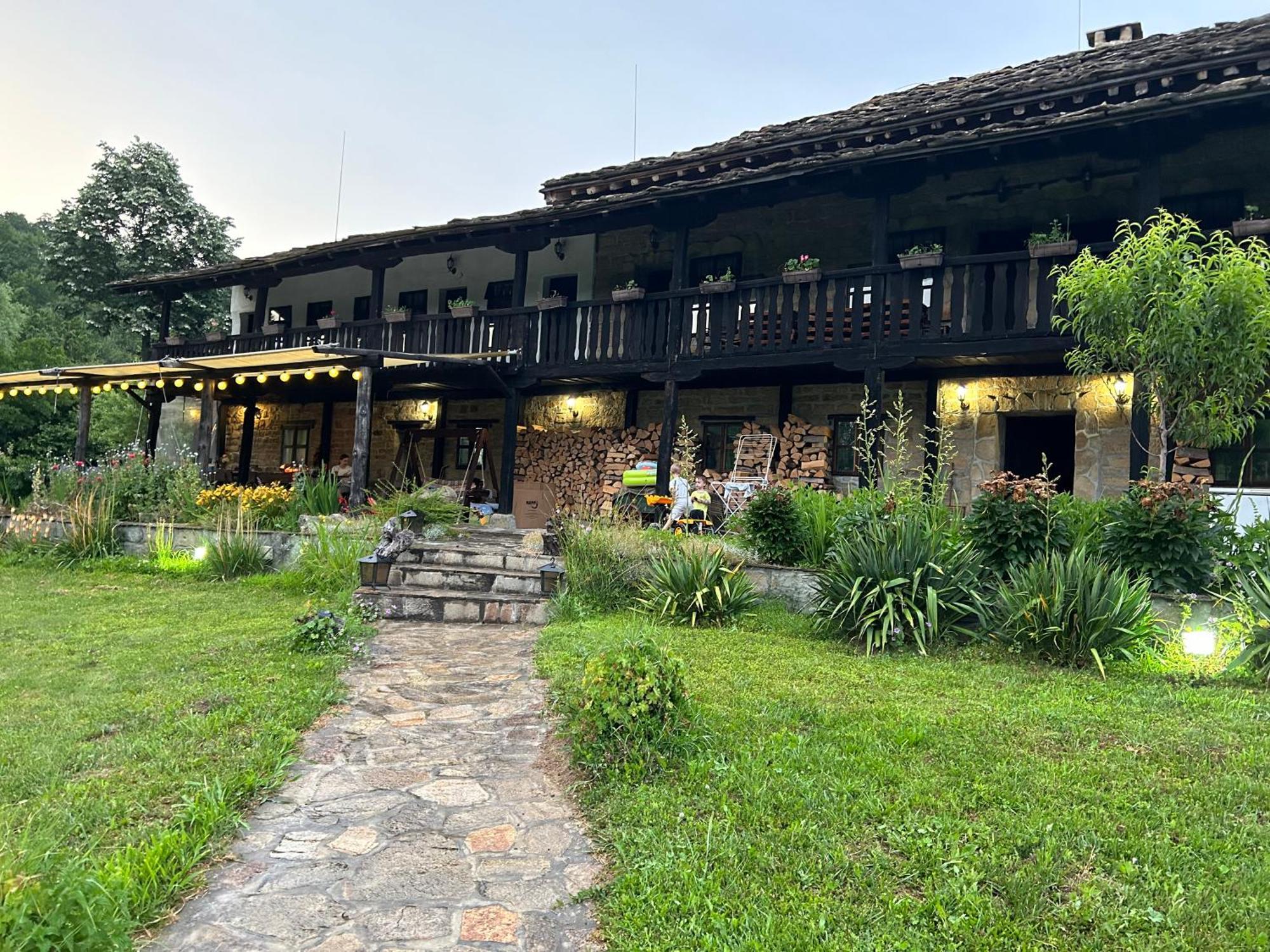 Agriturismo Hidden Paradise Villa Tryavna Bagian luar foto