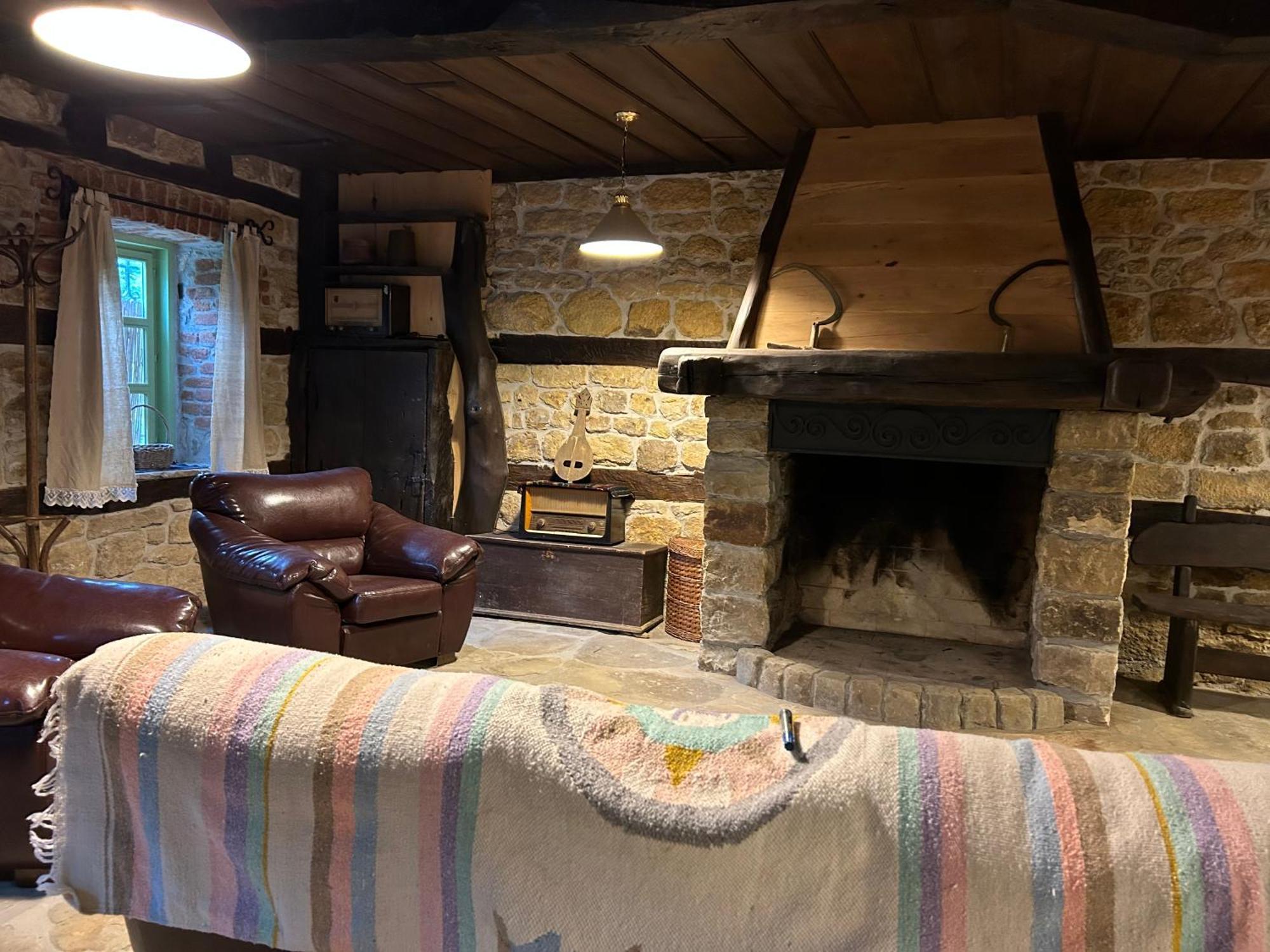 Agriturismo Hidden Paradise Villa Tryavna Bagian luar foto