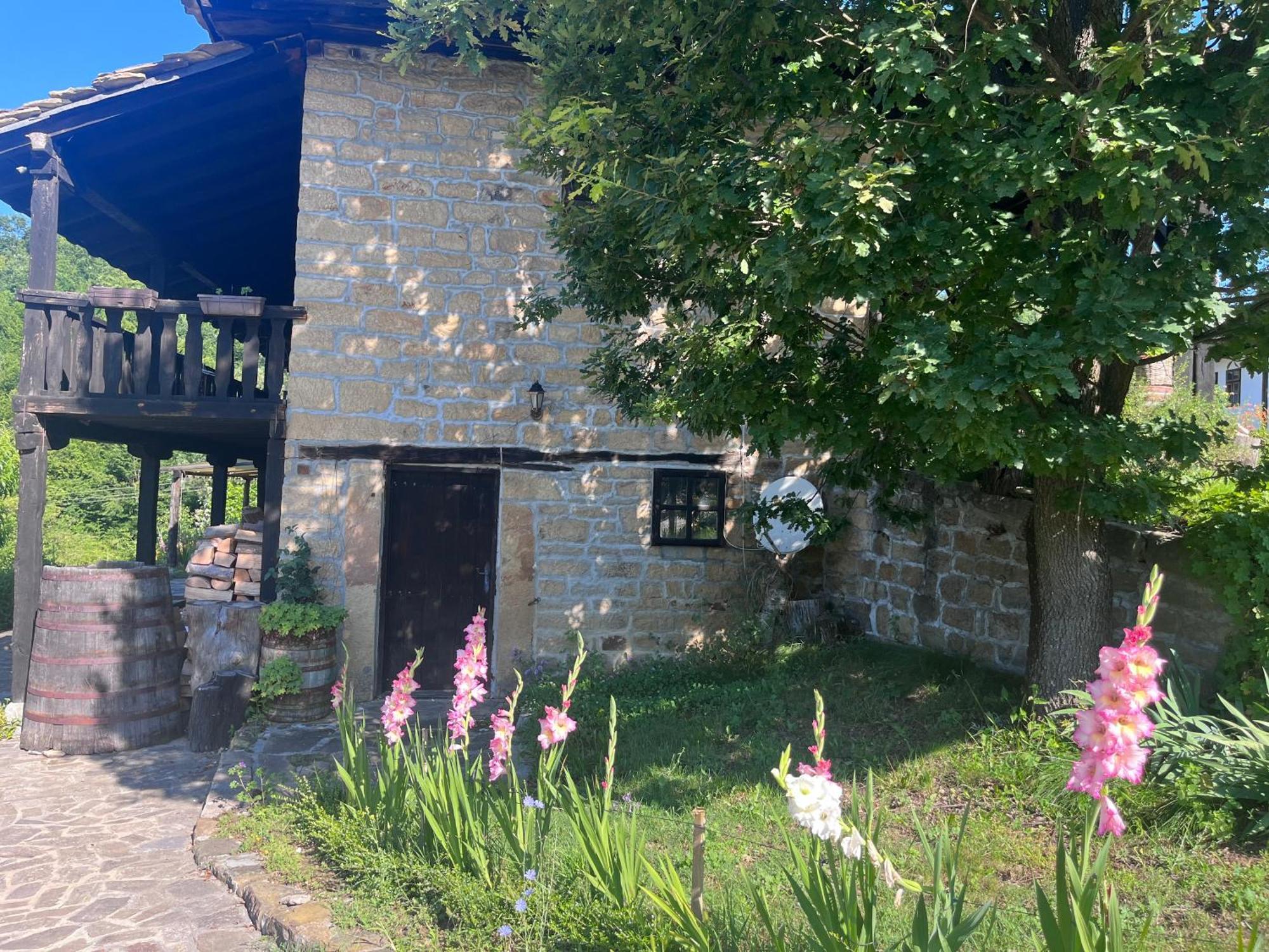 Agriturismo Hidden Paradise Villa Tryavna Bagian luar foto