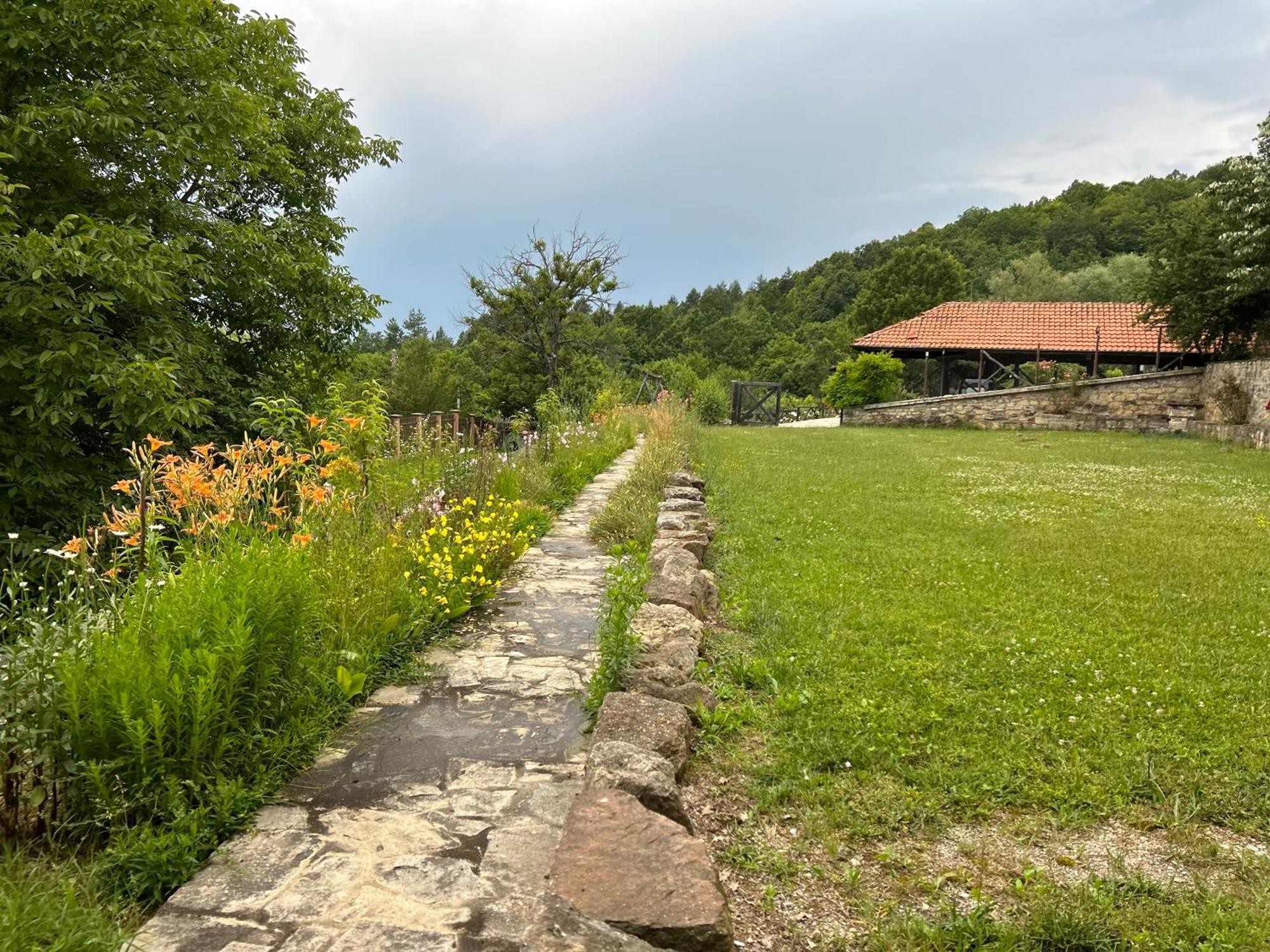 Agriturismo Hidden Paradise Villa Tryavna Bagian luar foto