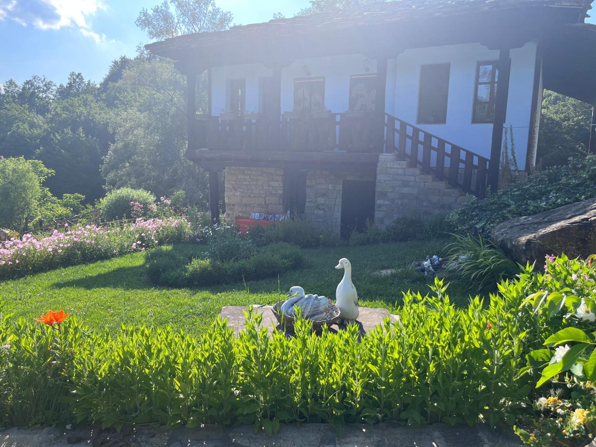 Agriturismo Hidden Paradise Villa Tryavna Bagian luar foto